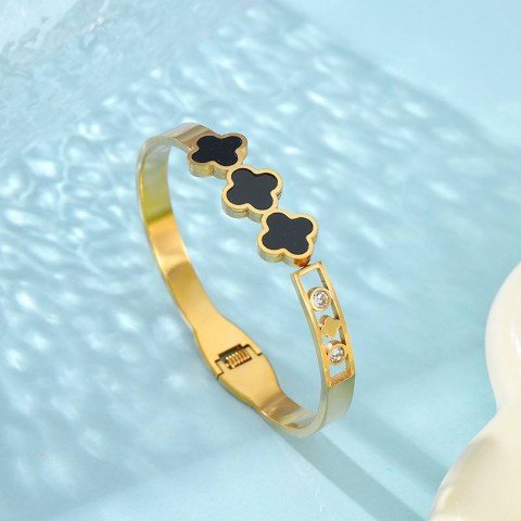 28022Titanium steel bracelets for women