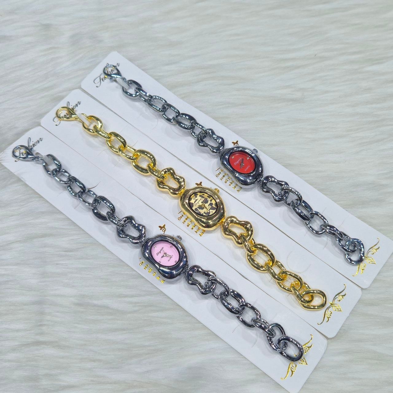 now New bracelet watch for women, personalized retro fashion, light luxury and exquisite punk style quartz watch for women