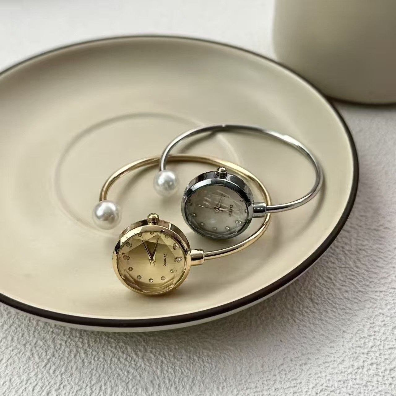 Watch Pearl Cussi #2